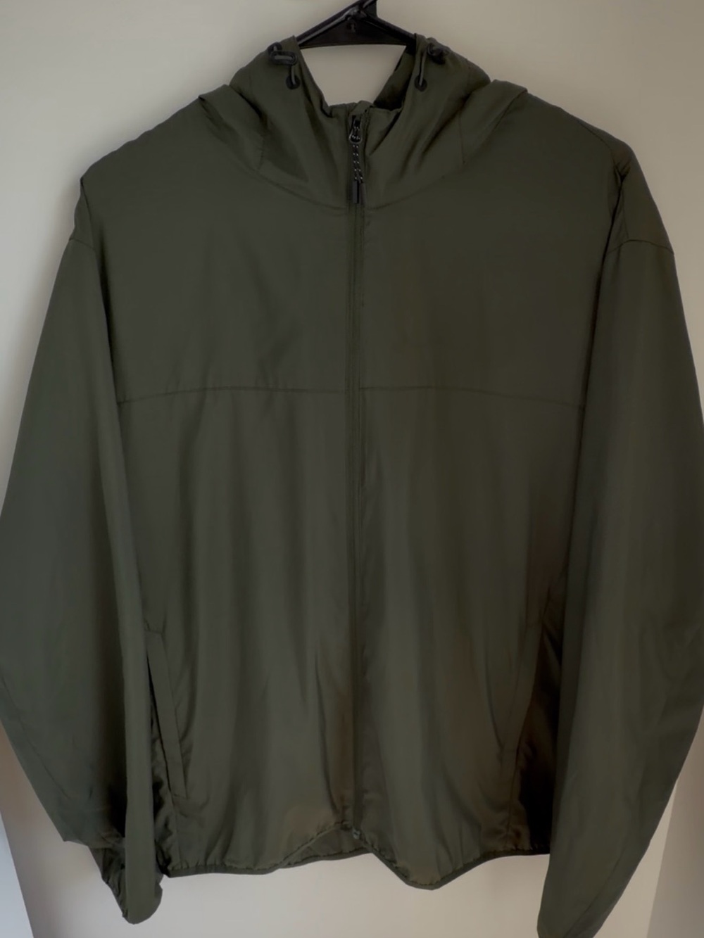 NWOT Uniqlo Men's Hooded Windbreaker
- dark green  XL